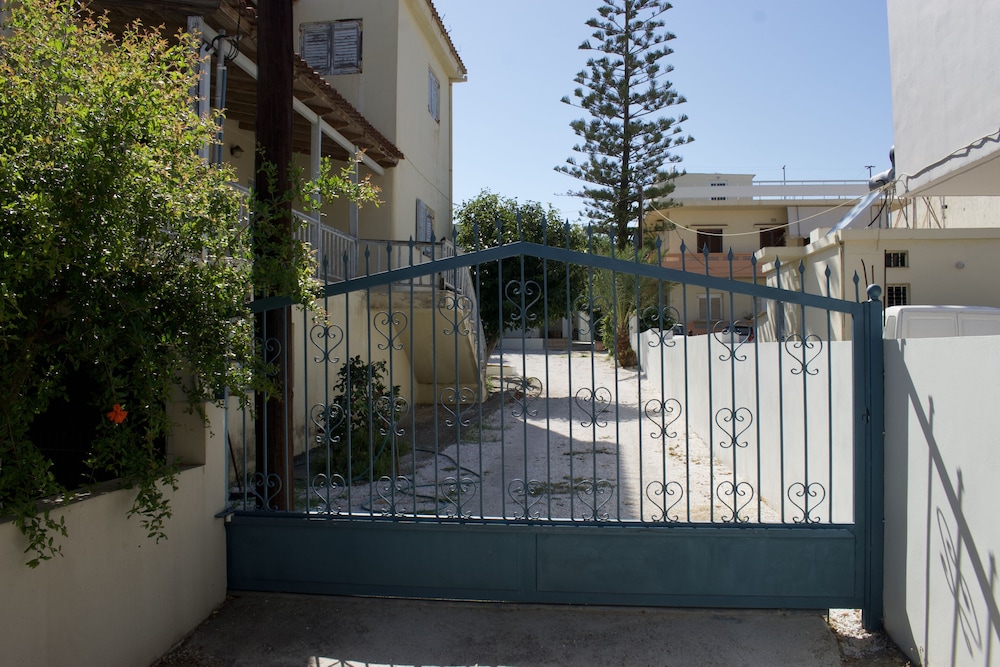 "spyros" 1-room Apartment - Simple, Cozy, Close to the Beach view 3