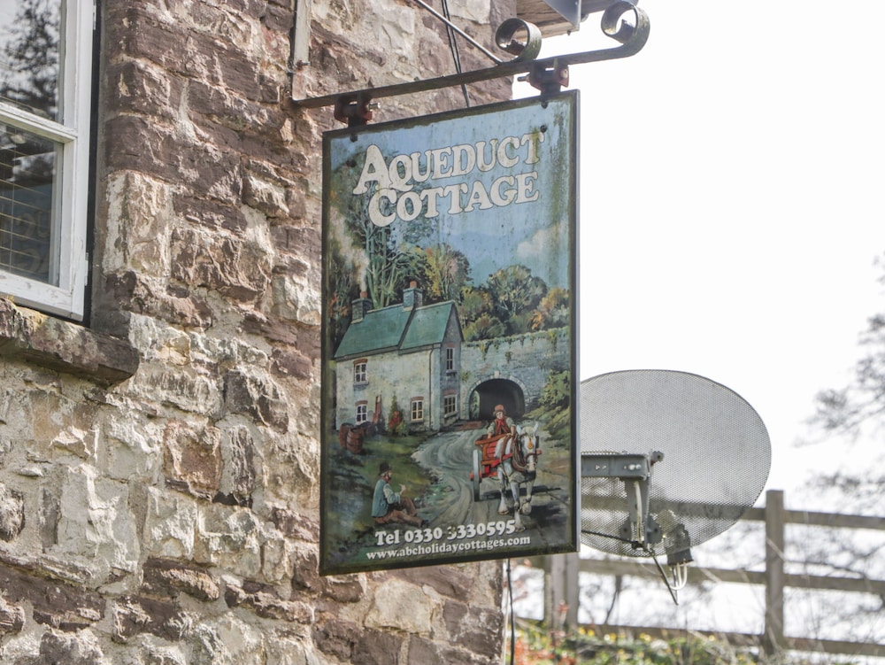 Aqueduct Cottage