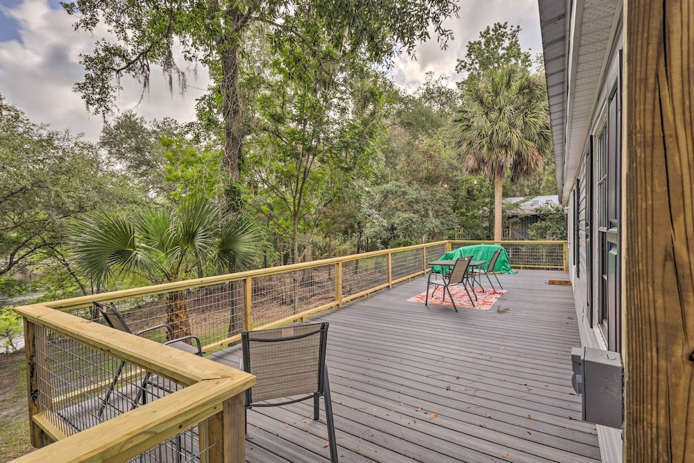 Suwannee Riverfront Home: Grill, Near Springs - Property Image 8