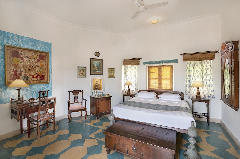 Neemrana Fort-Palace
