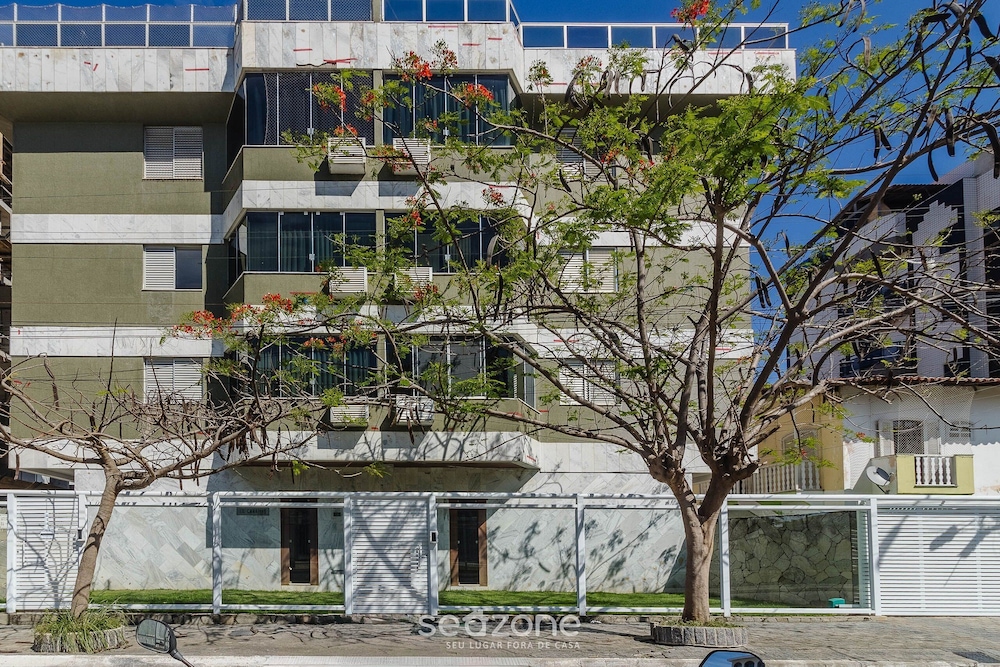 3BR Apt 300m From the Beach in Cabo Frio - Ecs0202