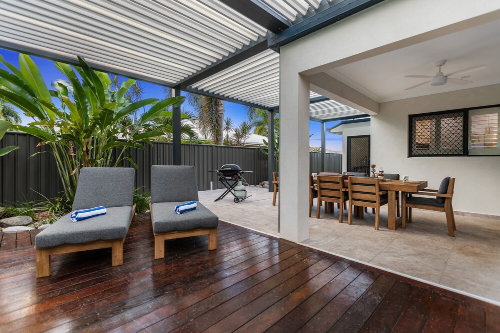 Curlews Nest - Pool BBQ and Beach