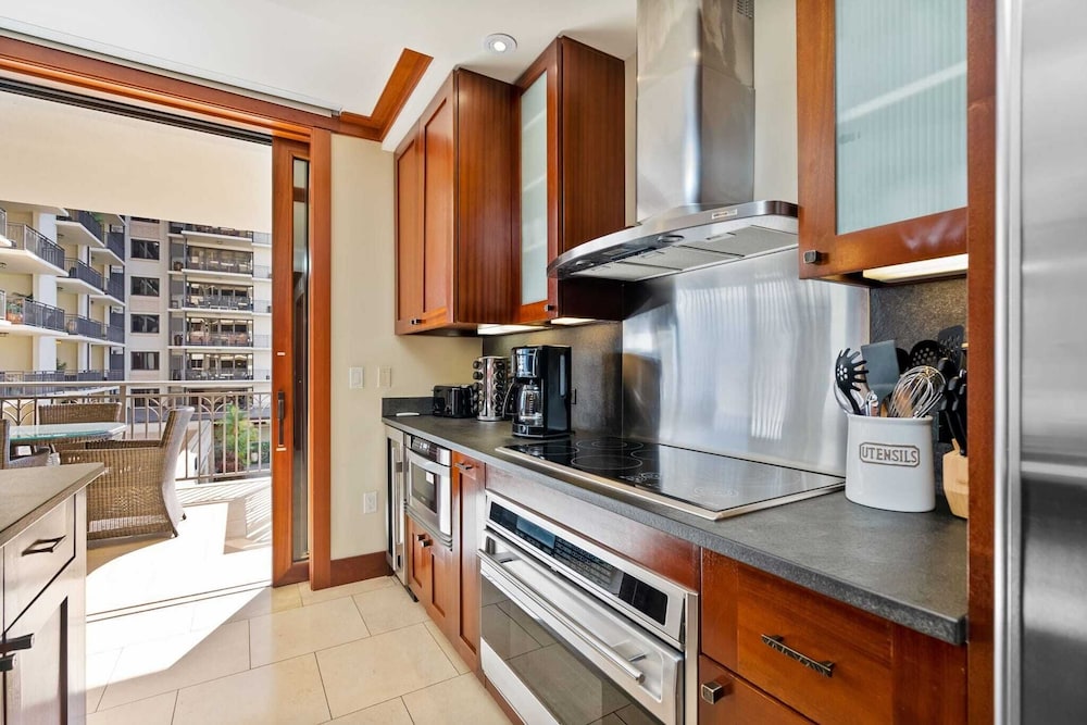 Beachfront Condo at Beach Villas at Ko Olina Hale Hoaloha by Avantstay