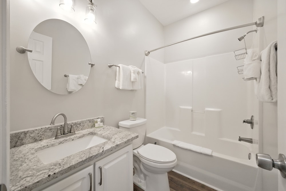 River Oaks 55e 2 Bedroom Condo