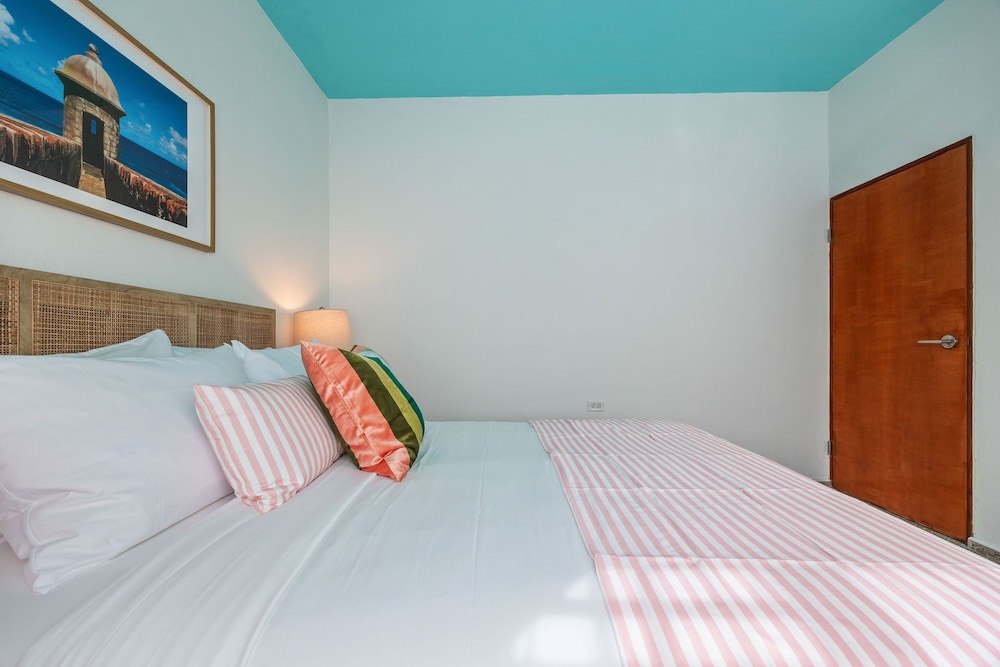 Condado Oasis Beachfront Access Pool