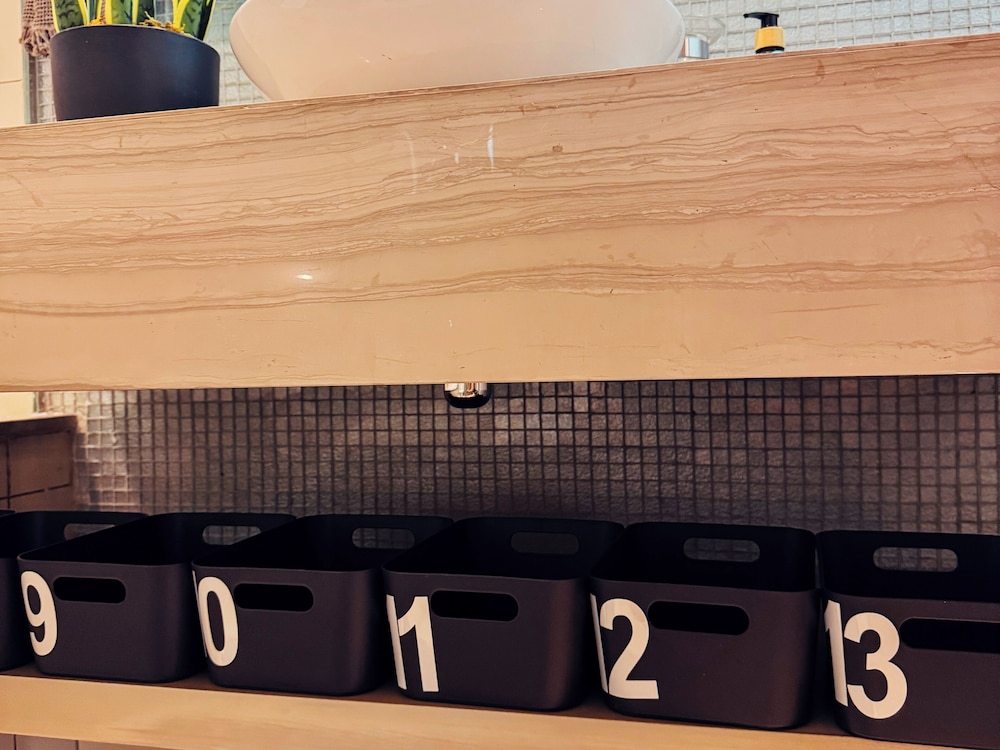 Grapeful Stay – Luxury Hostel Paramount Tower Business Bay