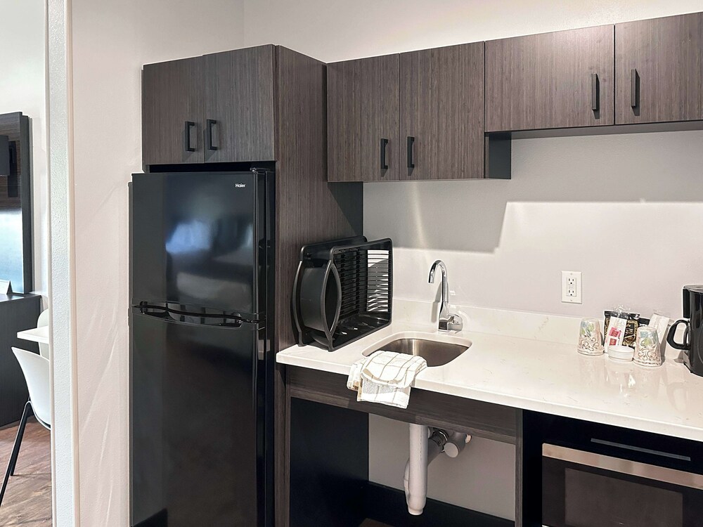 Studio 6 Richmond Airport