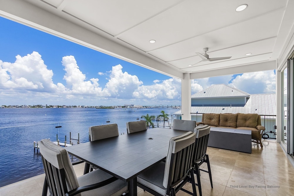 319 Bay & Beach Blessings: Pool Home W/ Water Views! 4 Bedroom Home