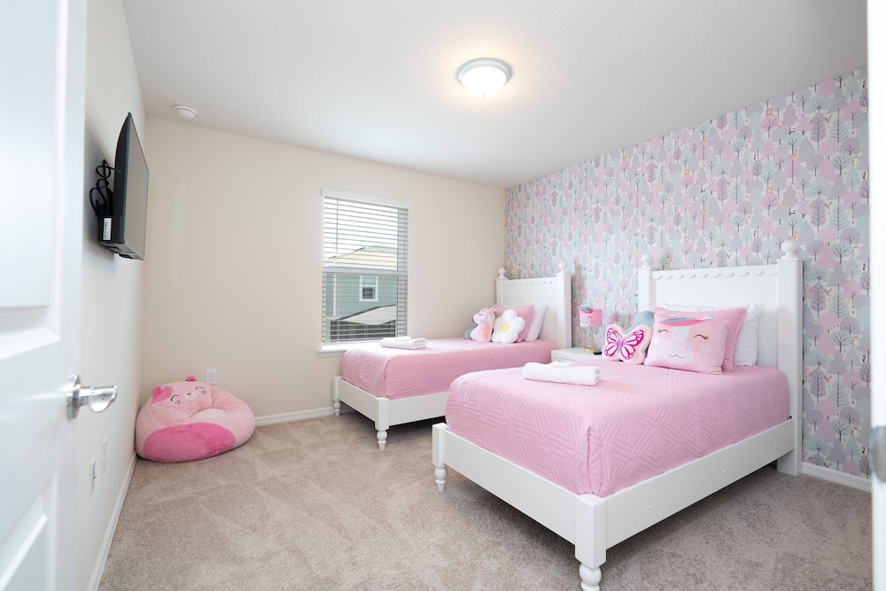 Windsor Cay 7BR Water Park Free