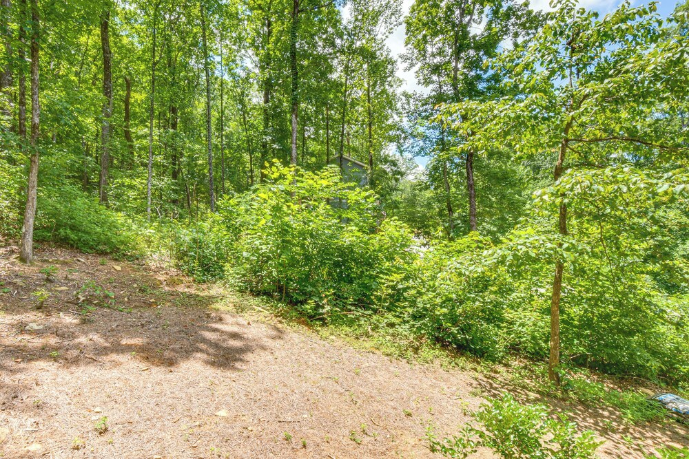 Golf Access & Furnished Deck: Cabin in Clayton