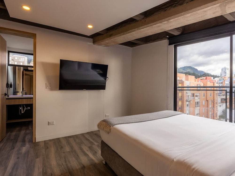 Brilliant 1 BR in Chapinero