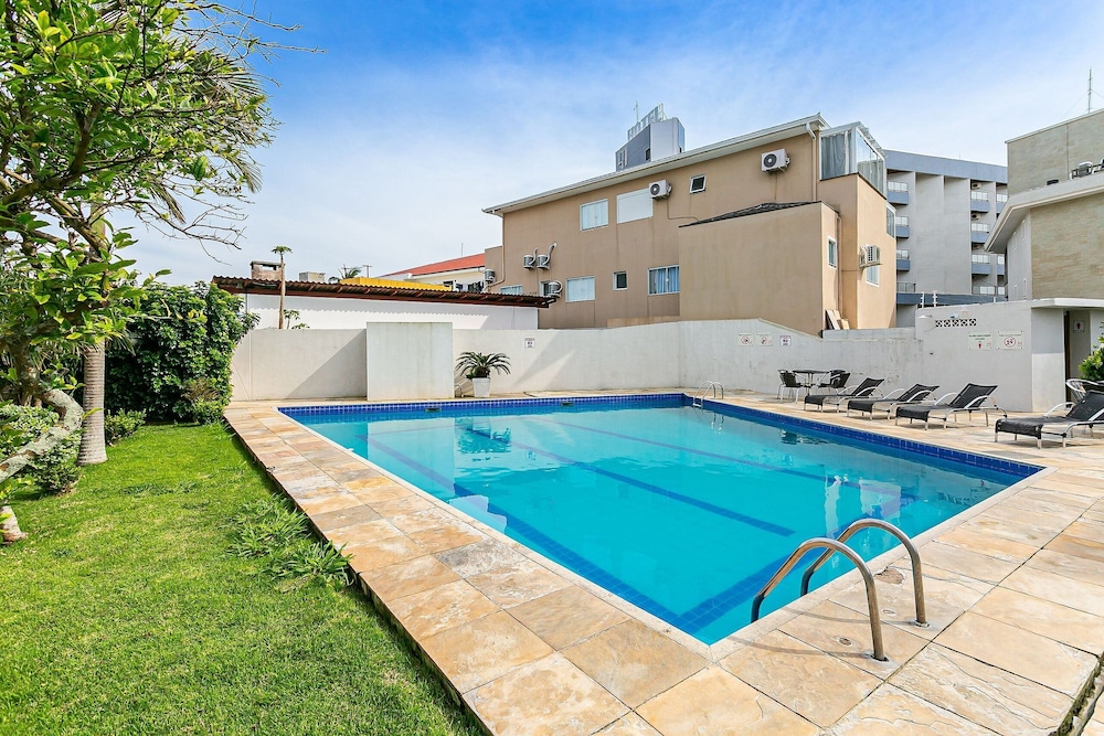 Apto em Condominio pe na Areia, c/ Piscina Mhr308