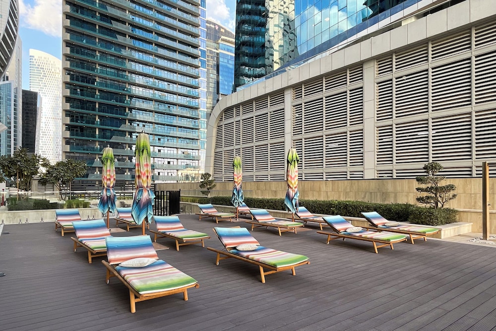 SIMPLY COMFORT Missoni Top Floor with Sea, Canal and Burj Khalifa Views