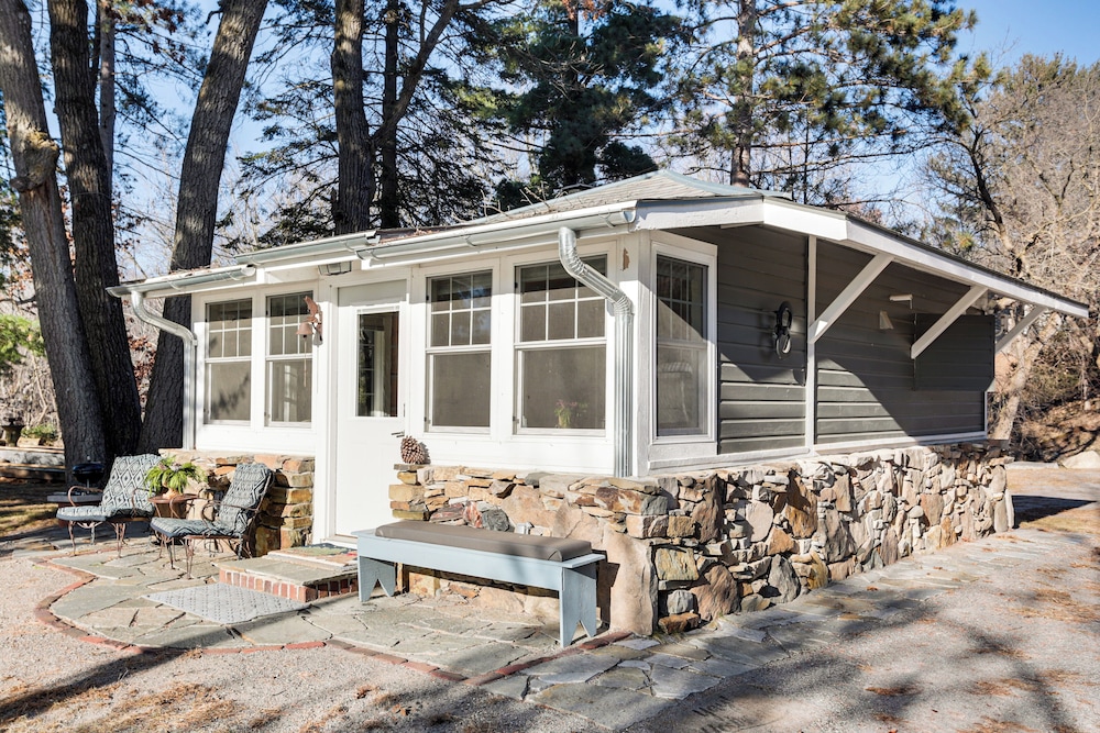4 Mi to Main Street: Riverfront Minnesota Cabin