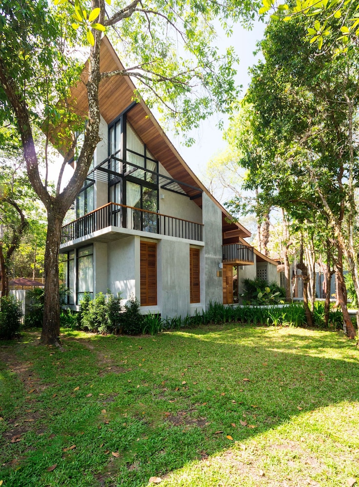 Villa Thalanena By The Beach