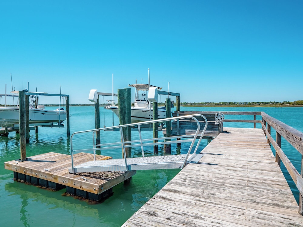 Channel 6 by Topsail Realty