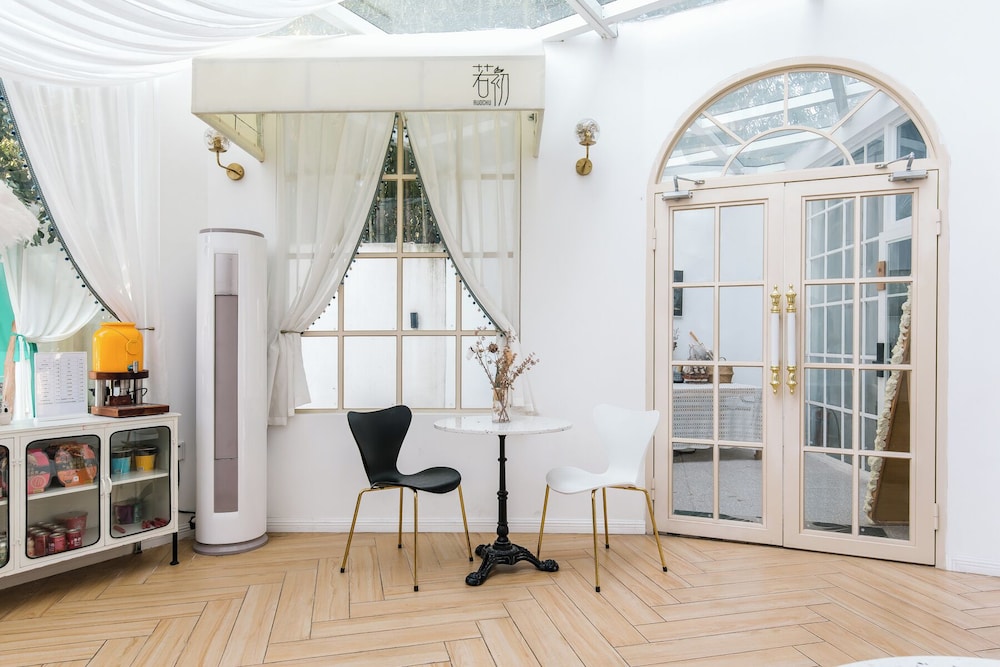 Shanghai Ruochu Designer Guesthouse-Near Shanghai Pudong Airport & Disneyland