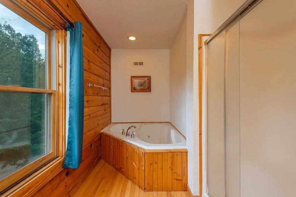 Engadine Inn  Cabins - Property Image 138