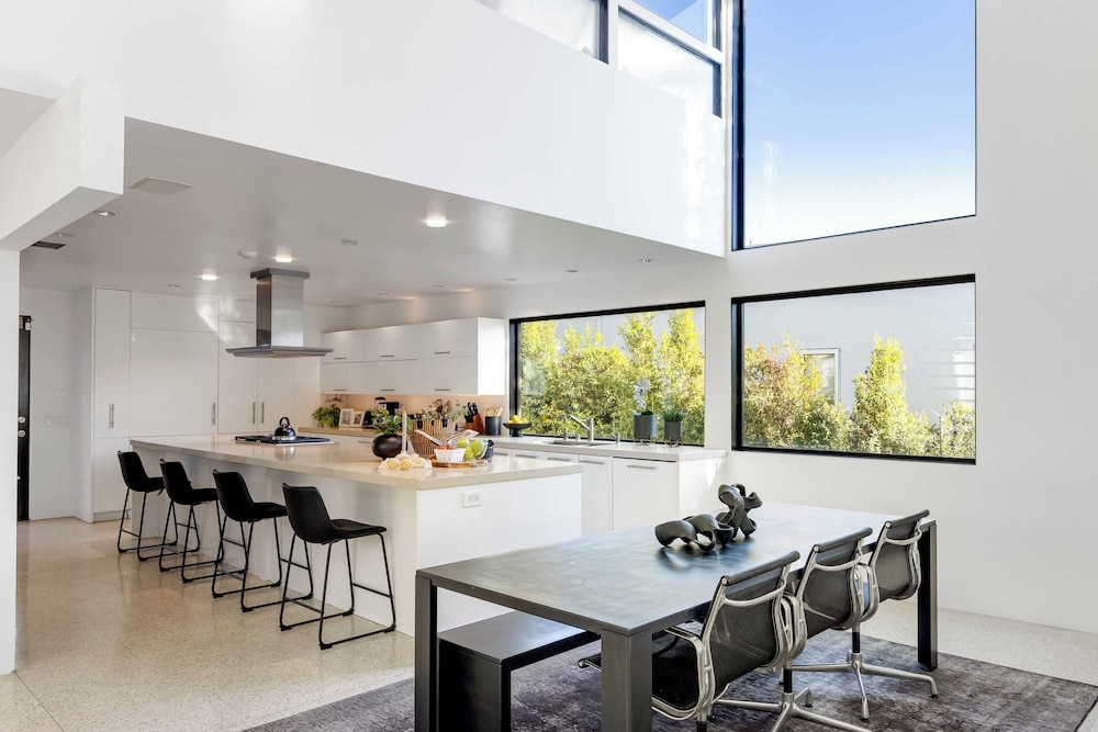 Kings Road West Hollywood Luxury Pool, Views, Firepit, Modern Design