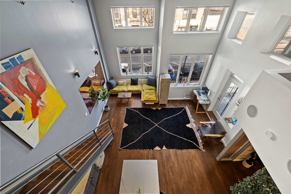 Dekalb by Rove Travel Duplex Loft w Terrace