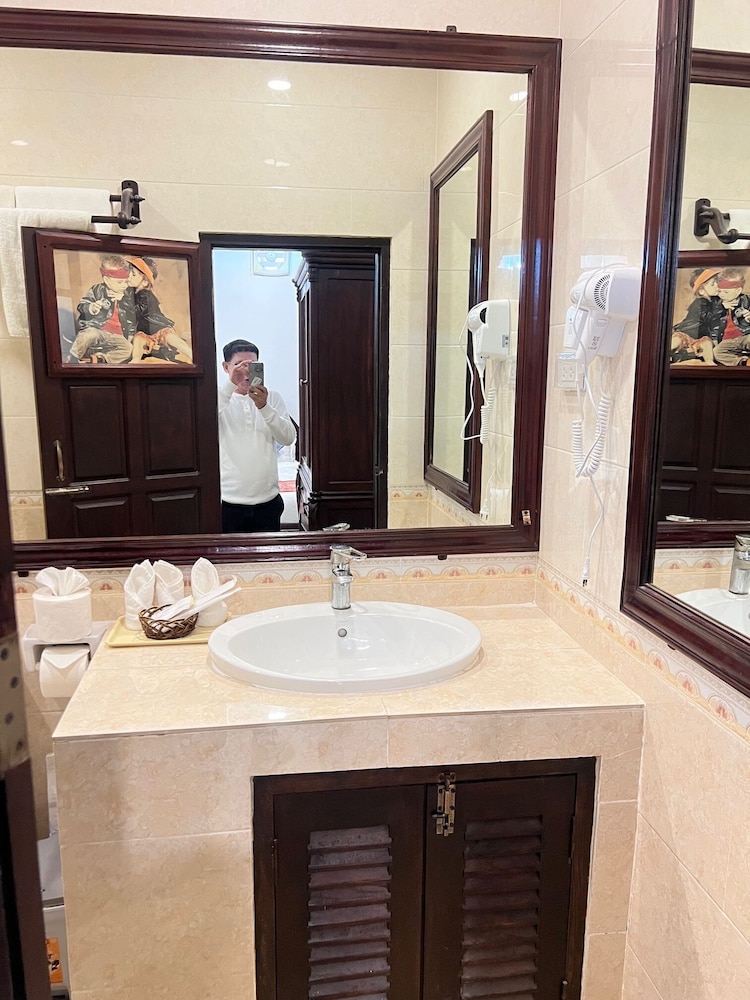 Luang Prabang Bakery & Guest House