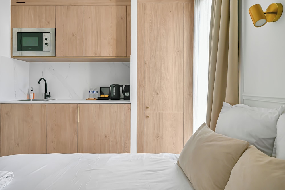JIJI Suites