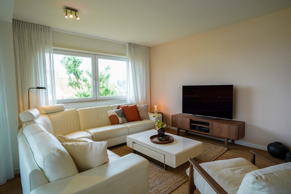 Spacious Apartment With Sea Views