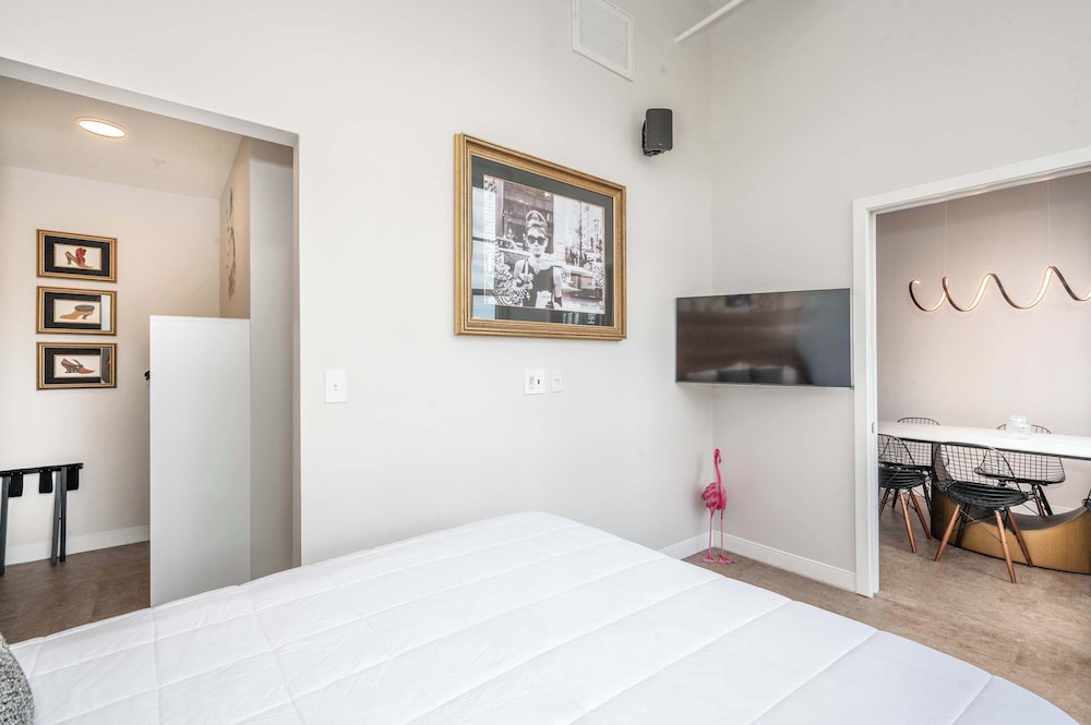The 333 Suites 302 Stay for 4