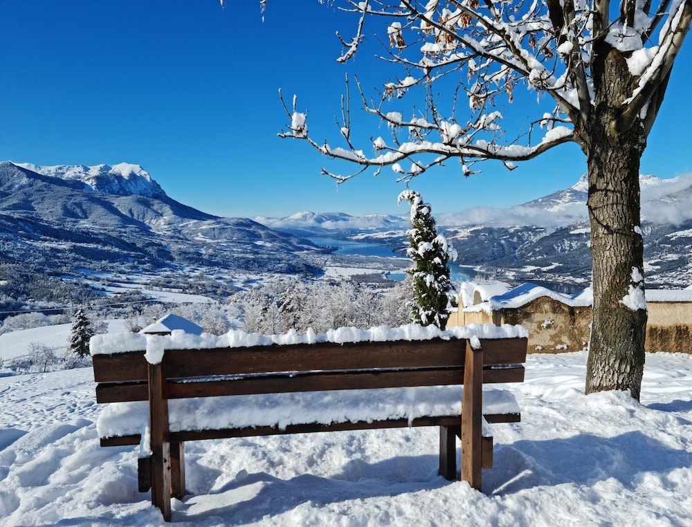 Holiday Home With Sauna, Saint-sauveur