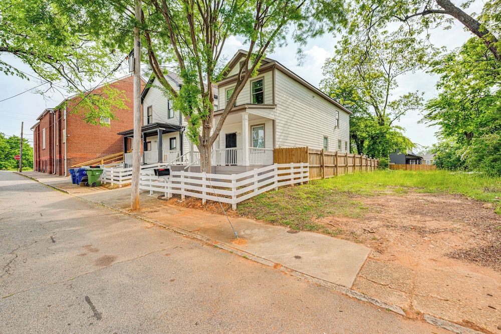 2 Mi to Dtwn: Family-friendly Atlanta Retreat!