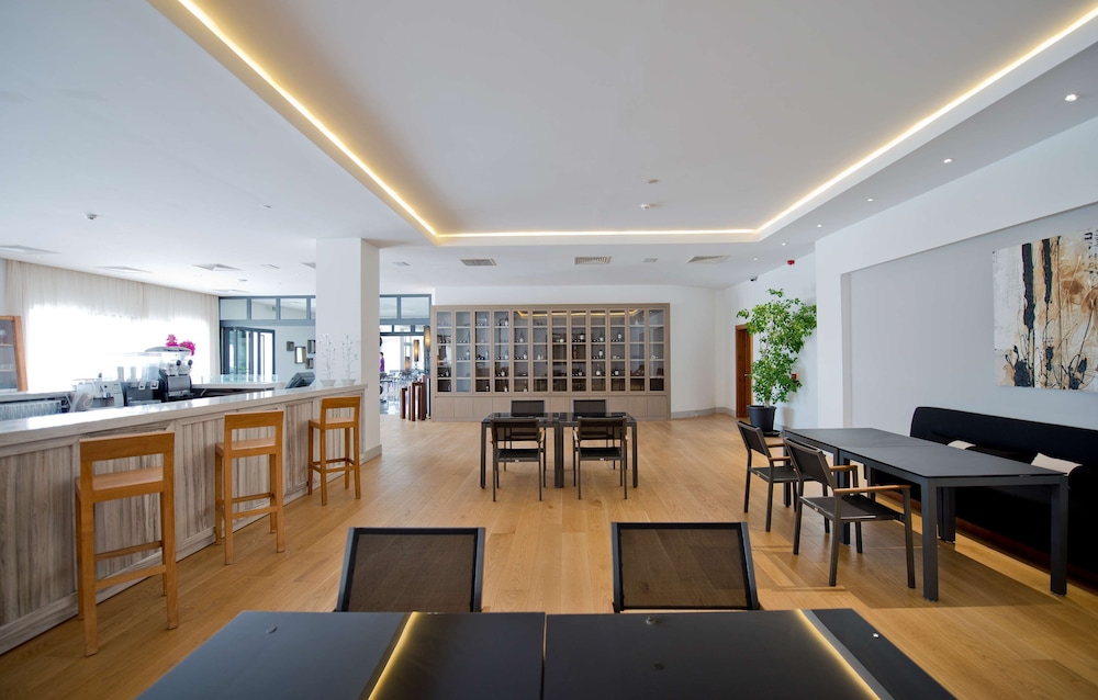 Ramada Resort by Wyndham Bodrum - Image 95