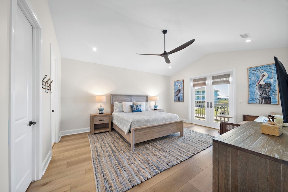 Pelican Perch by Ryson Vacation Rentals