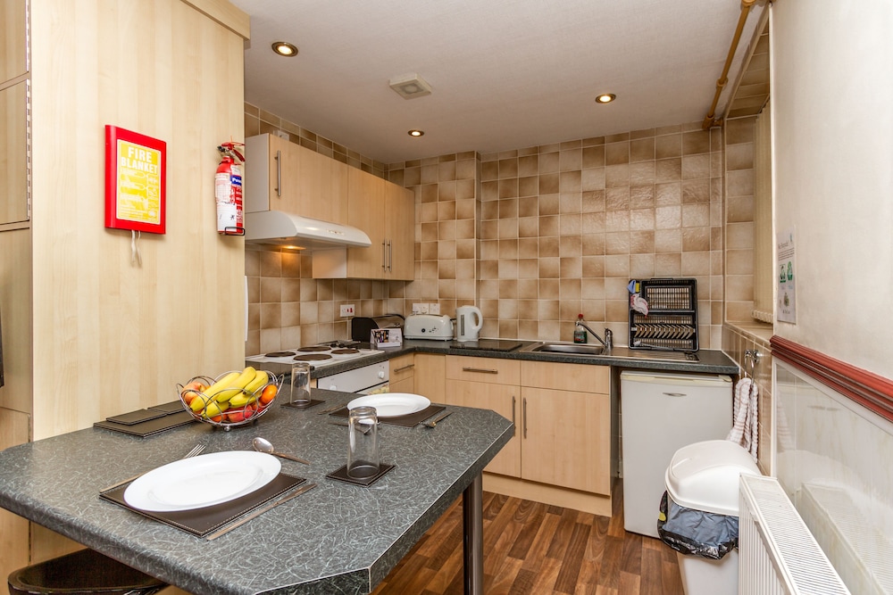 Lynton Apartments