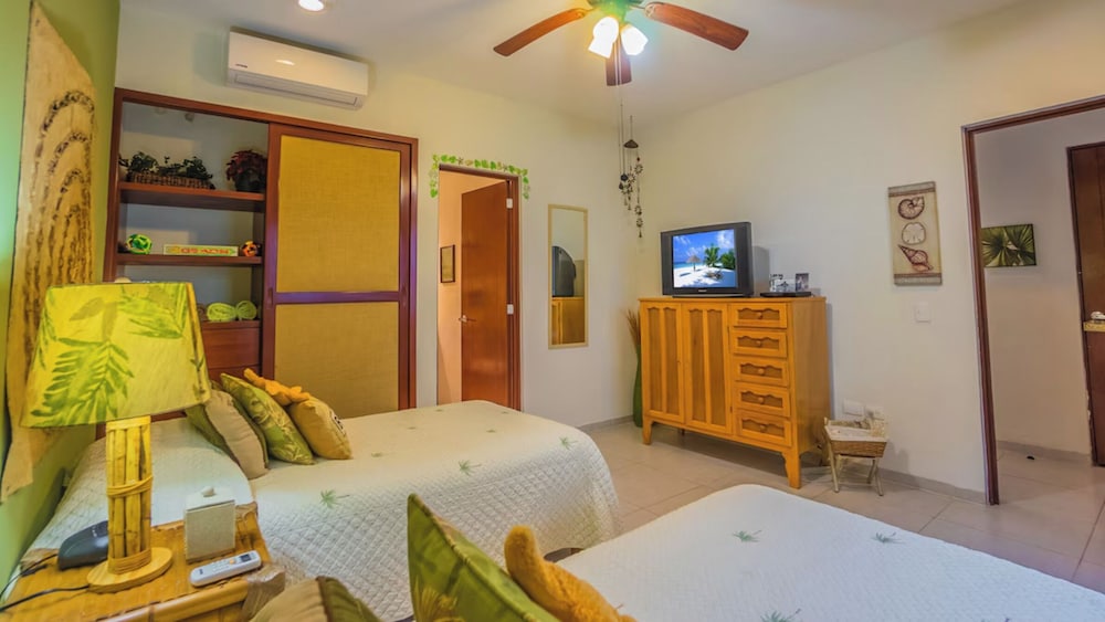 Luxury Penthouse with 2 BR - Meridian