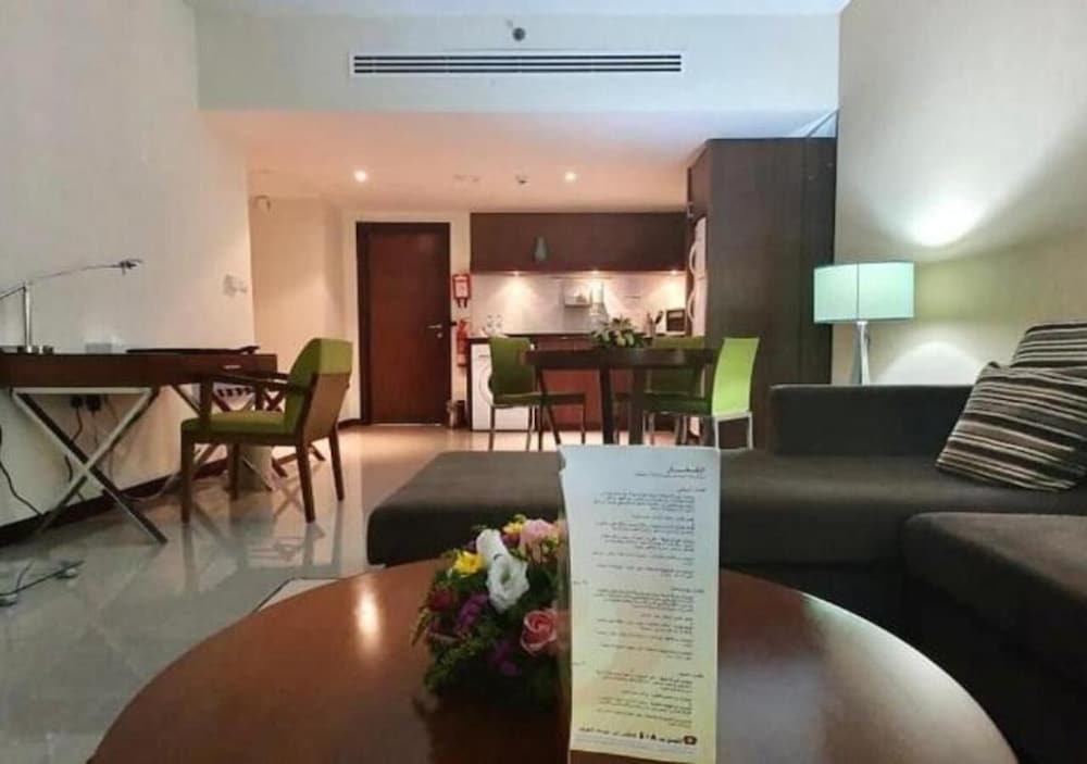 Abu Dhabi Vacations - Phoenix Plaza Hotel Apartments - Property Image 10