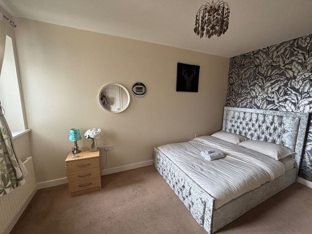 Pet Friendly - 4 Guests - Free Parking