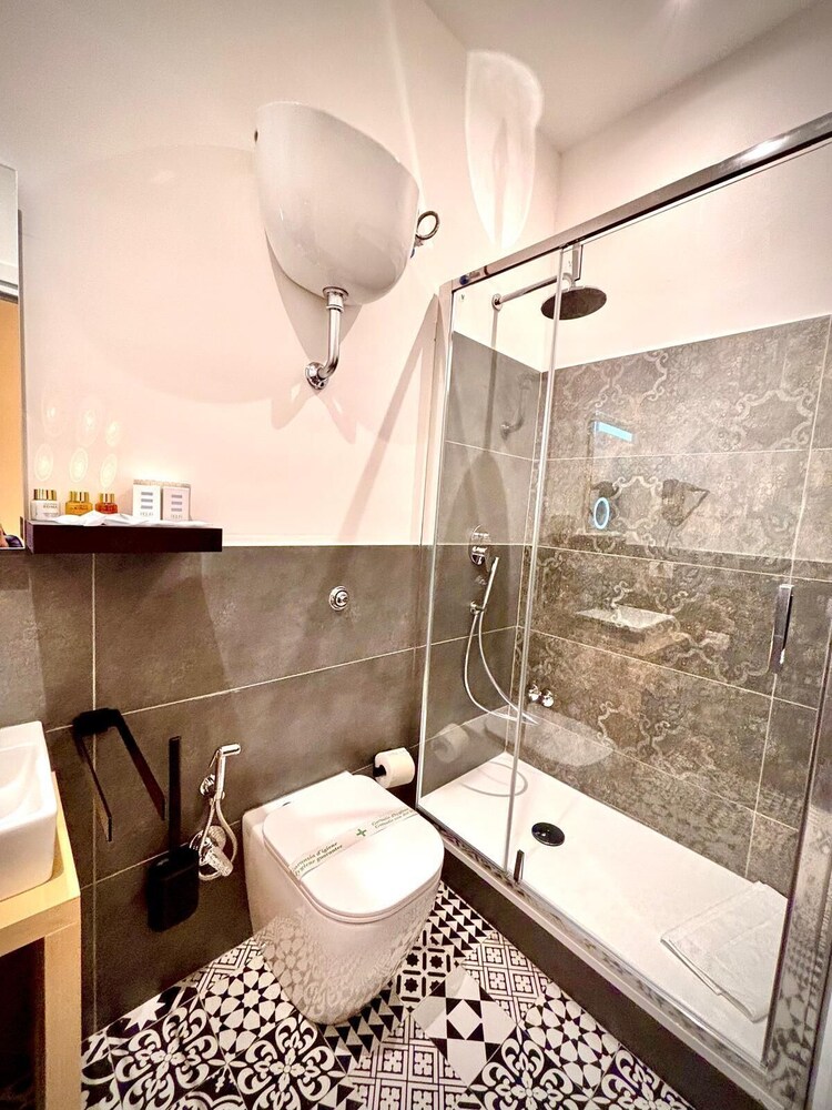 Le vie di San Pietro guest house