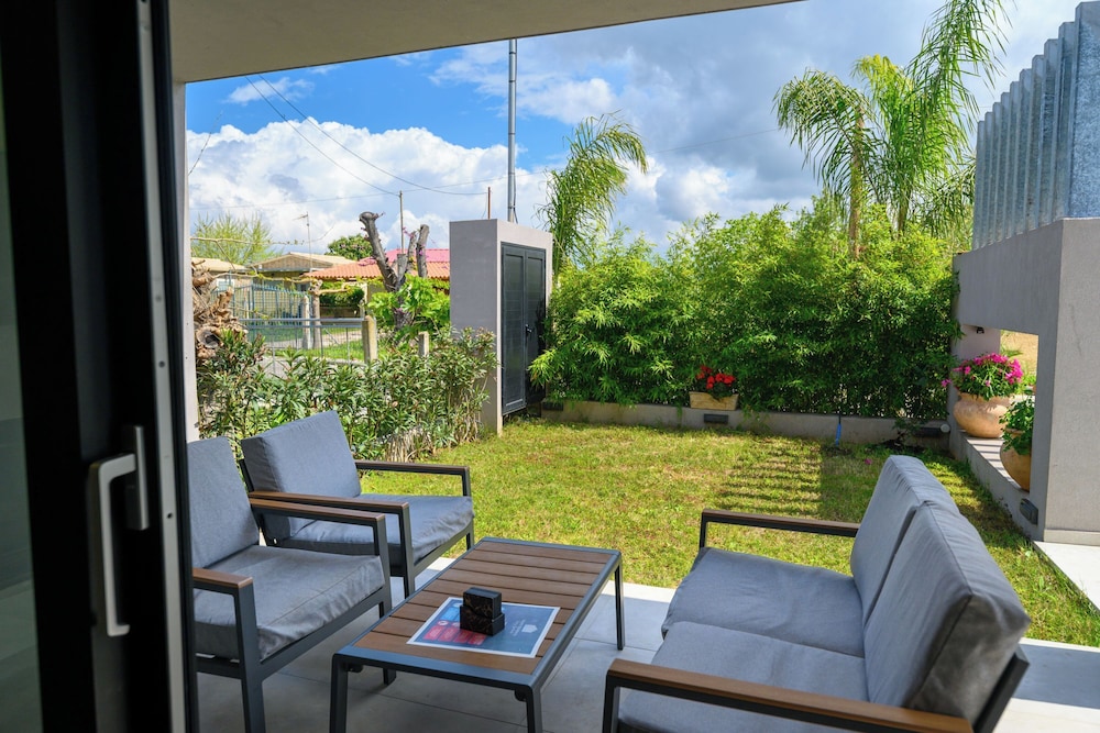 Grand Kourouta Pool Apartments