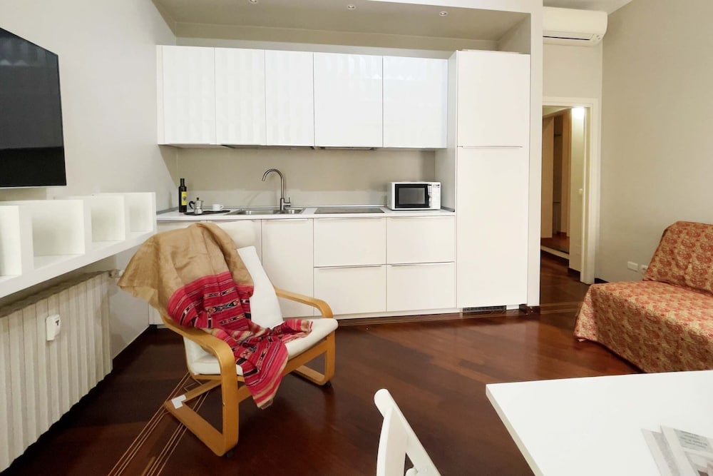 Chic & Quiet Apartment in San Babila