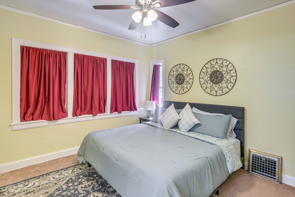 Walk to Main Street: Charming Roswell Home!