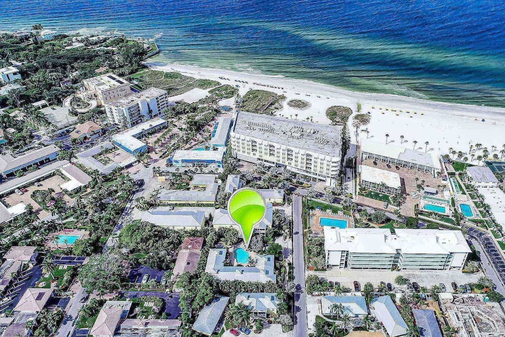 Hotel Beach Club at Siesta Key Poolside D - Image 1