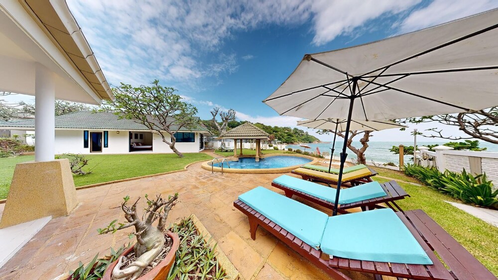 Idyllic Samui Beach Villa Resort