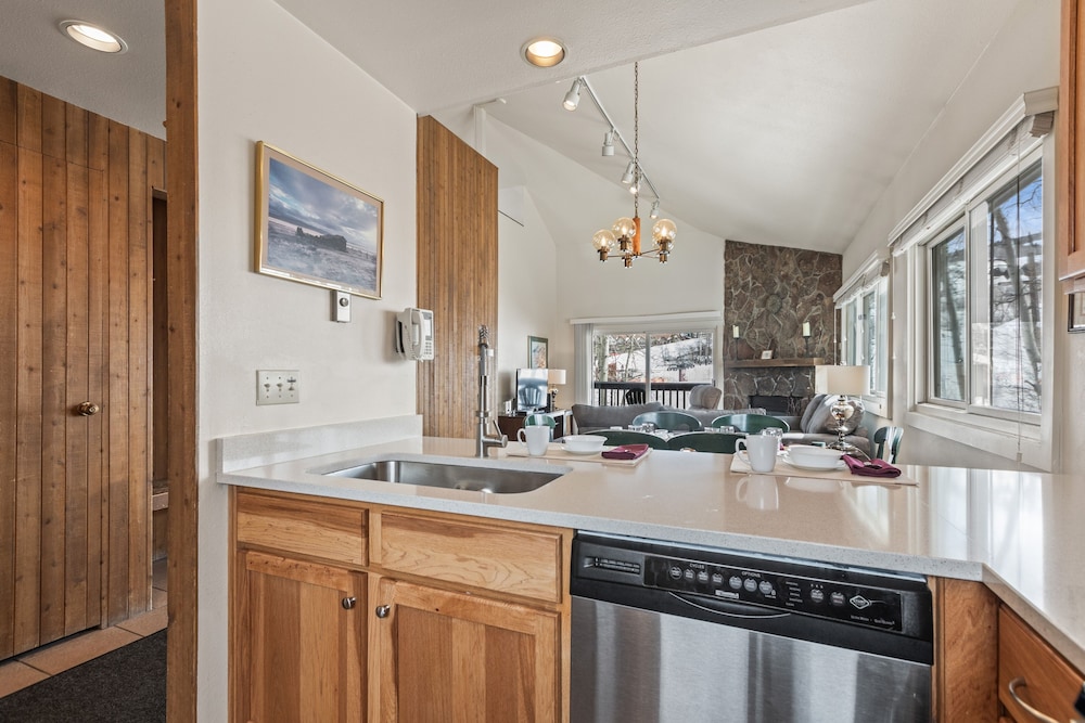 Park City Ski Resort UT - Snow Flower Vacation Homes