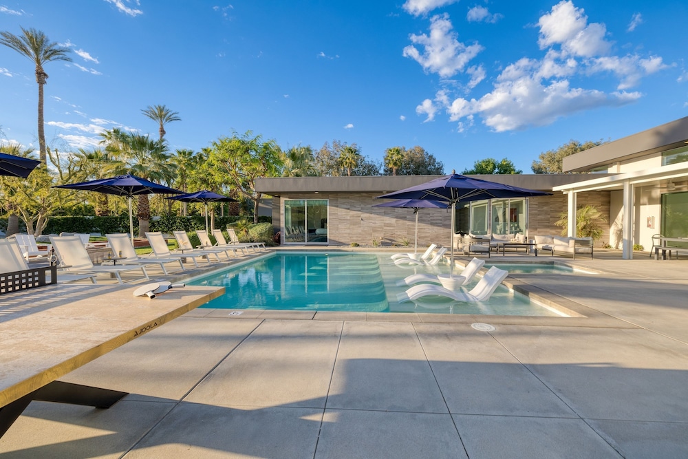 Polo Villa 5 by Avantstay Outdoor Bocce Ball Fire Pit BBQ Pool Spa 260332 6 Bedrooms
