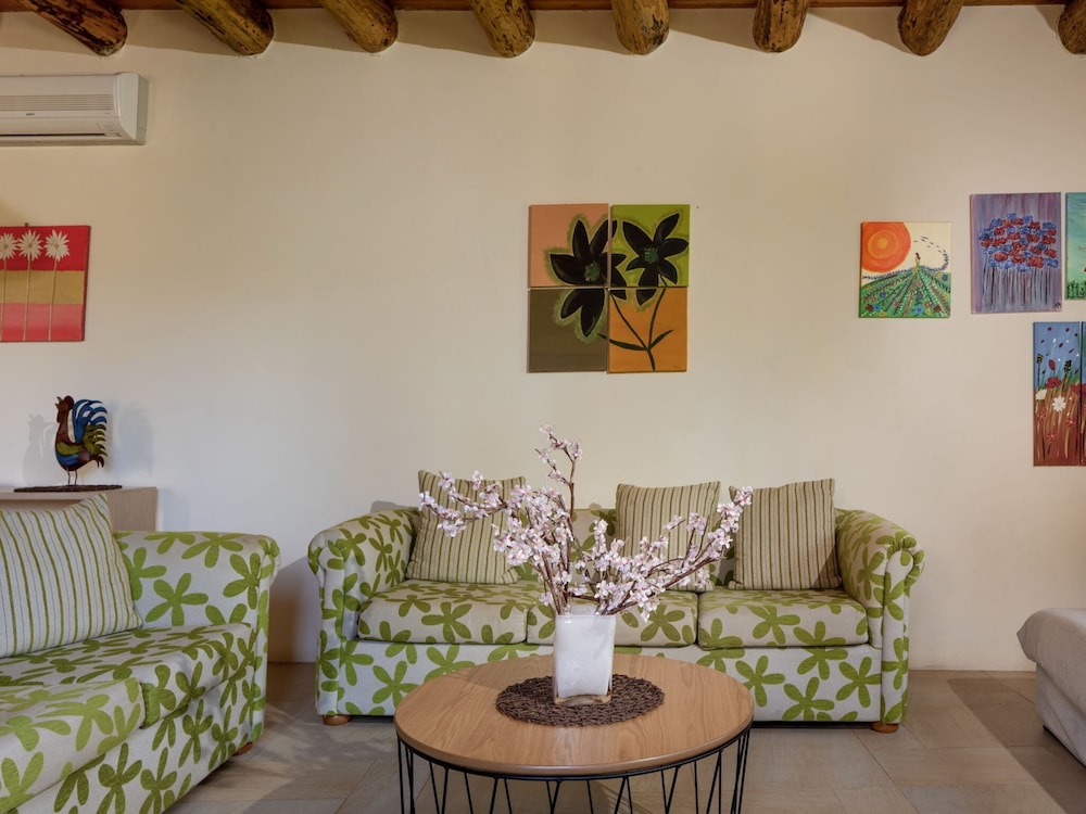 Charming Holiday Home in Maheri