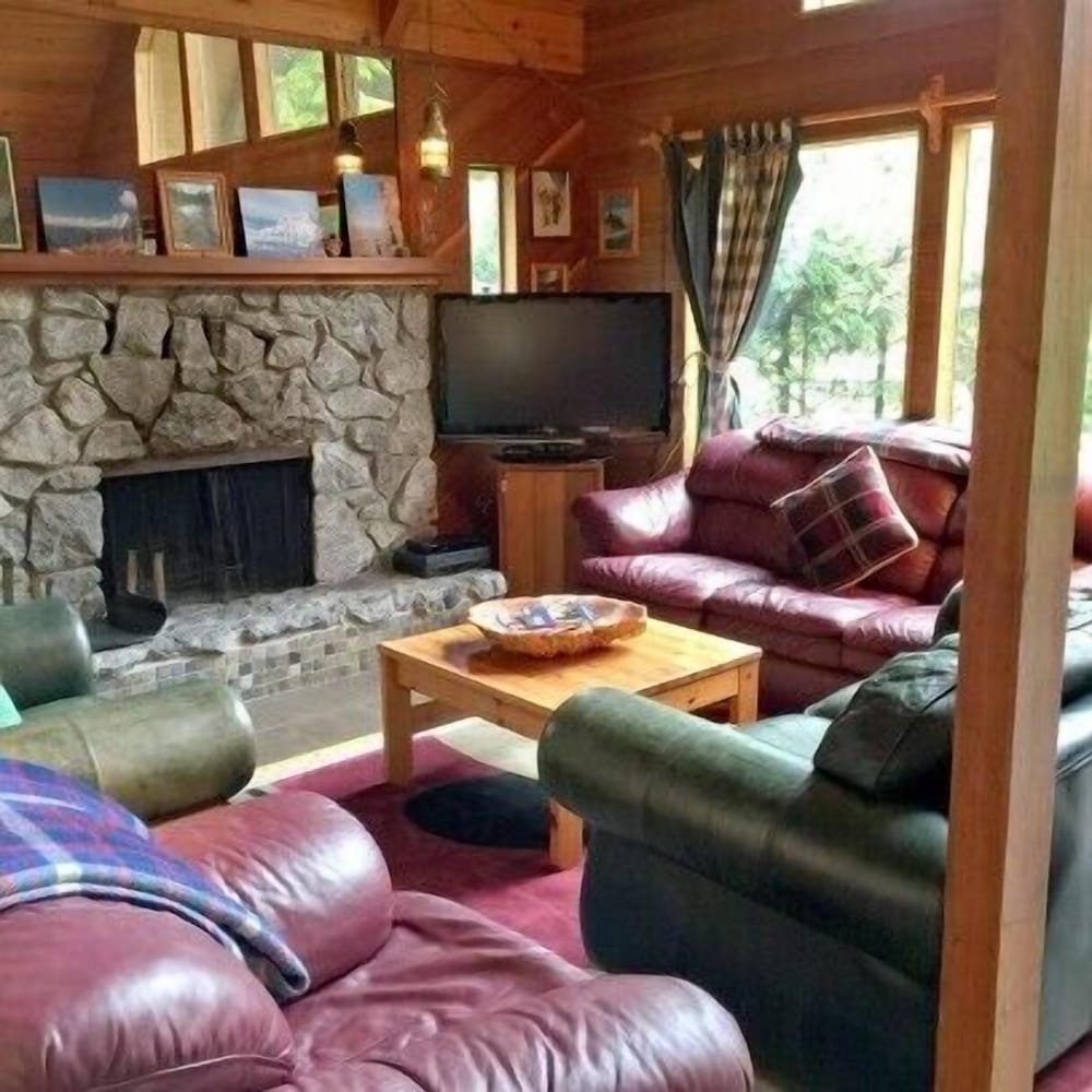 Mt Baker Lodging Cabin 53 - Sleeps 6 view 4
