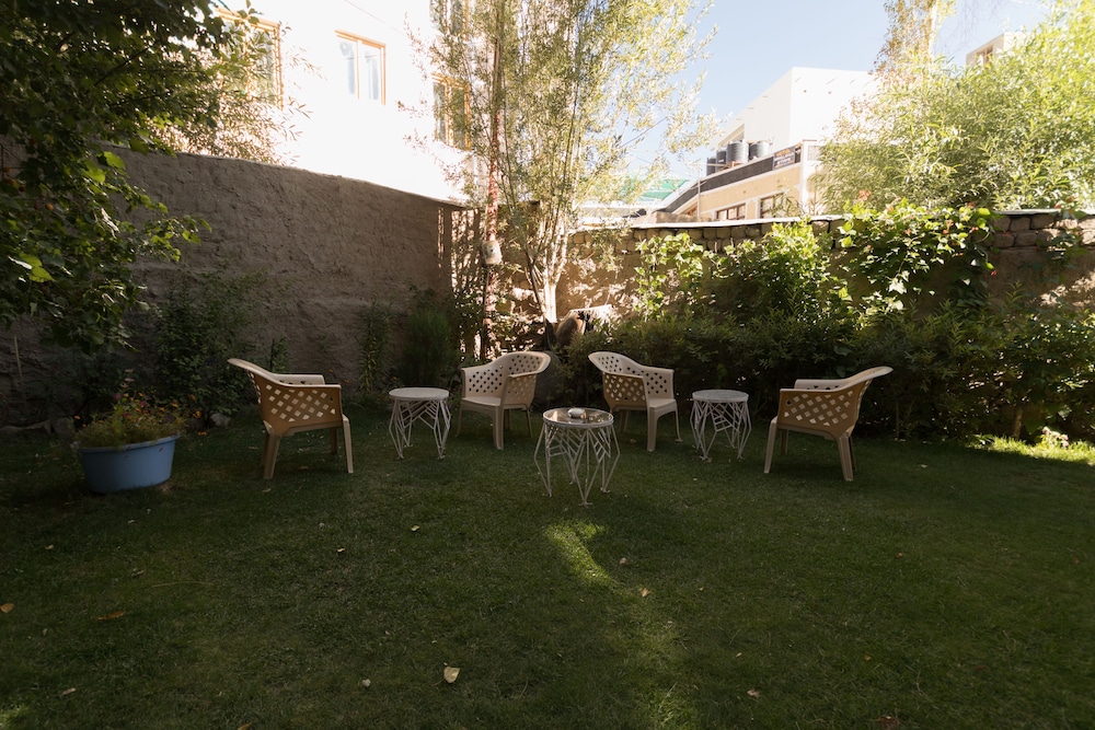 Radhu's Boutique Inn