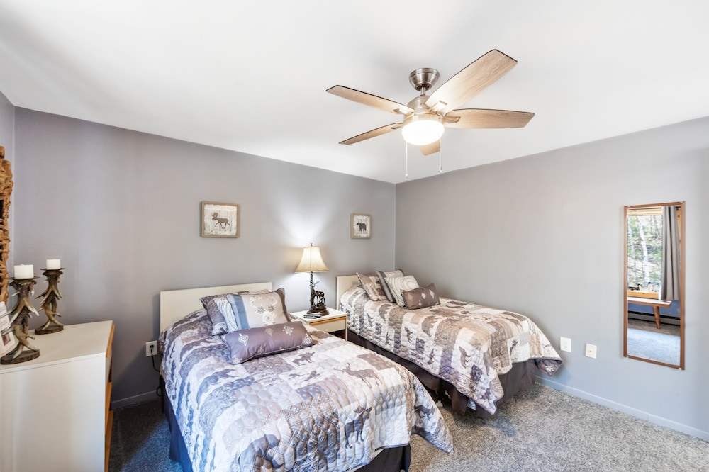 46er 15e - Stylish & Comfortable Mountain Retreat 2 Bedroom Townhouse by The Summit at Gore Mountain