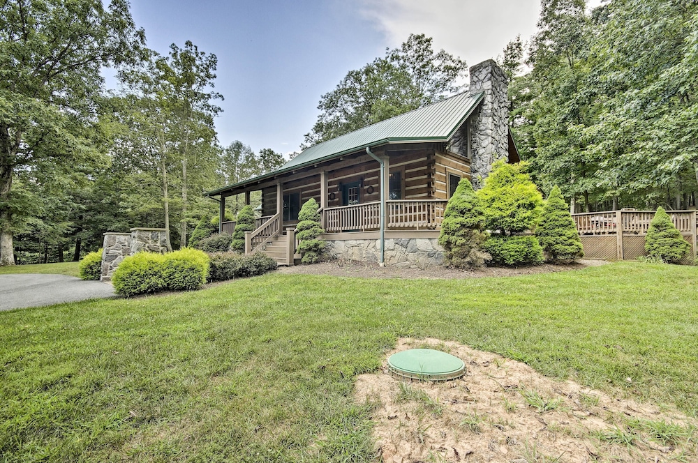 Creekside Berkeley Springs Cabin on 35 Acres! - Property Image 3