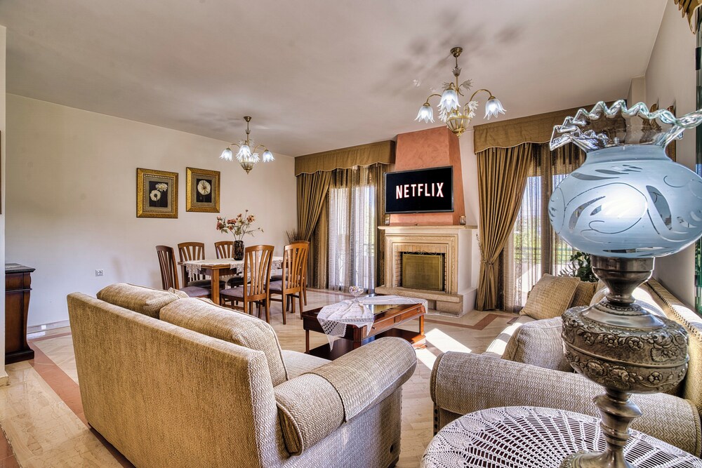 Marilizas Spacious Maisonette